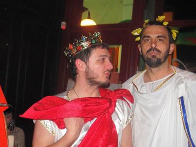 Έγιναν ...ρωμαϊκά όργια στη Μαιζώνος - Δ...