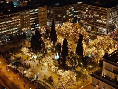 Χριστούγεννα 2021: H γιορτινή Αθήνα από ...