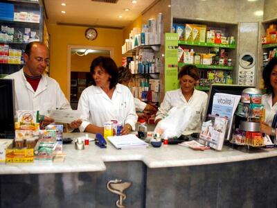 Ανοικτά σήμερα τα φαρμακεία - Αύριο αποφ...
