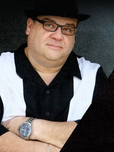 O Angelo Tsarouchas.