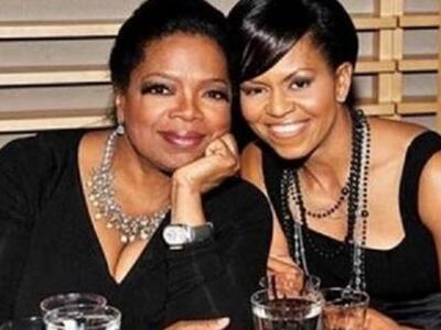 Μισέλ Ομπάμα και Όπρα ξεφαντώνουν στη Χαβάη