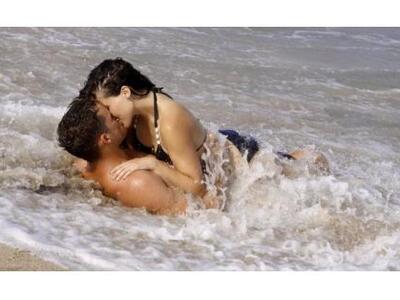 Οι κίνδυνοι που επιφυλάσσει το θαλάσσιο σεξ