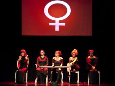 «Γάμοι, Κηδείες και δεν έχω τίποτα να φο...