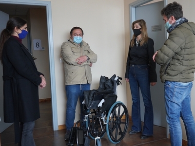 Πάτρα: Ο ΣΚΕΑΝΑ δώρισε αμαξίδιο για την ...