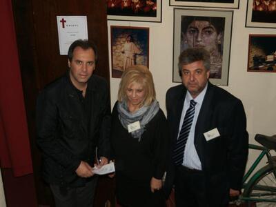 Συνεχίζονται οι παραστάσεις του έργου &q...