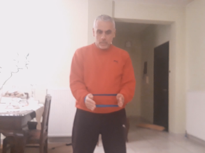 Γυμναζόμαστε στο σπίτι με τον Μάκη Παρασ...