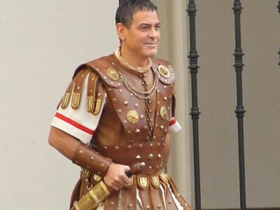 Ο George Clooney ντύθηκε… Ρωμαίος