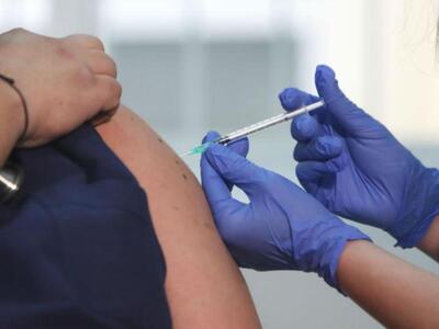 Γιατί και πόσο νοσούν οι εμβολιασμένοι 