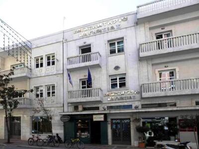 Λύσεις απο την κυβέρνηση ζητούν τα επιμελητήρια 