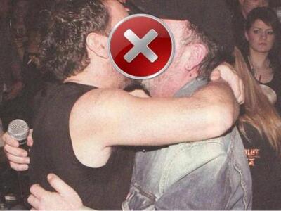 Πασίγνωστοι Έλληνες τραγουδιστές φιλιούν...