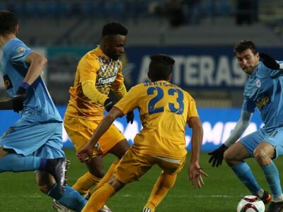 Σουπερλίγκ: "Φρένο" του ΠΑΣ στ...