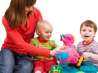 Ψάχνουν Έλληνες βρεφονηπιαγωγούς για να ...