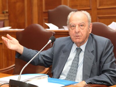 Ο Ζορμπάς στην Εξεταστική για τα ομόλογα...