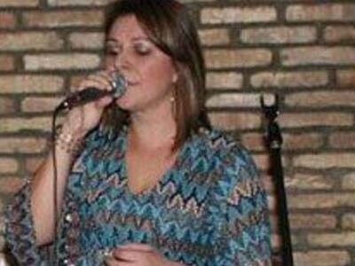 Πάτρα: Λαϊκή βραδιά με τη Φωτεινή Πατούχ...