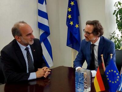 Συνάντηση του Απόστολου Κατσιφάρα με τον...