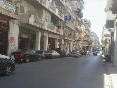 Η Κανακάρη με ελάχιστα διπλοπαρκαρισμένα 