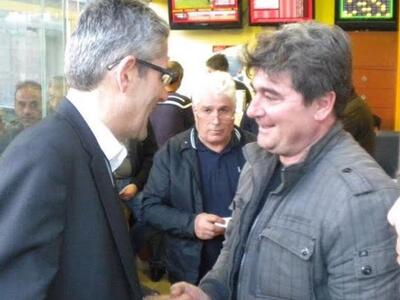 Συναντήσεις πόρτα-πόρτα για τον Άγγελο Τ...