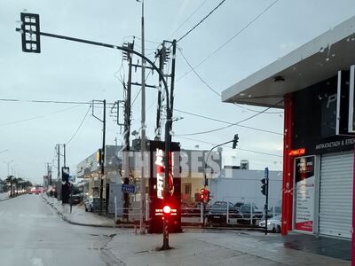 ΝΕΟ Πατρών- Αθηνών: Το ένα φανάρι ξηλώθη...