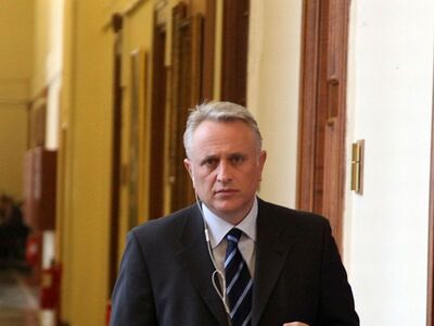 Έρχεται η κατάργηση της μονιμότητας στον Δημόσιο