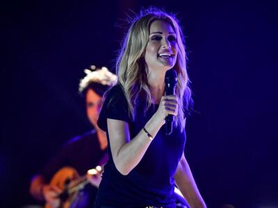 Ναύπακτος:Πρόταση γάμου στο live της Νατ...