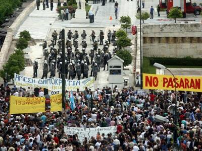 Συγκεντρώνονται ξανά στο Σύνταγμα οι Αγα...
