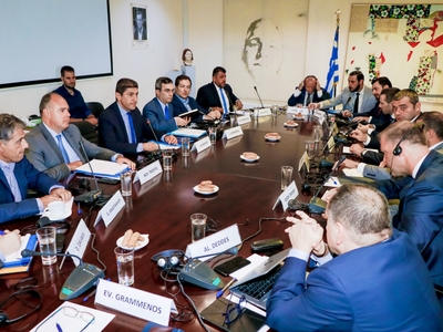 «Επιτροπή καθοδήγησης» για το ποδόσφαιρο