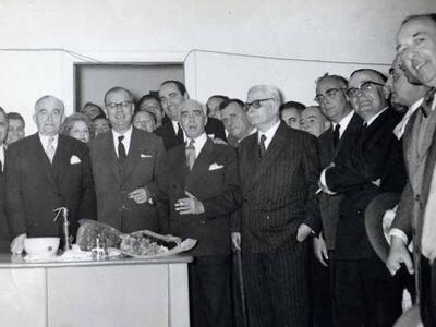 Τα μέλη της "Νέας Πολιτικής Κίνησης...