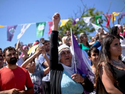 Τουρκία: Χιλιάδες στους δρόμους με σύνθη...