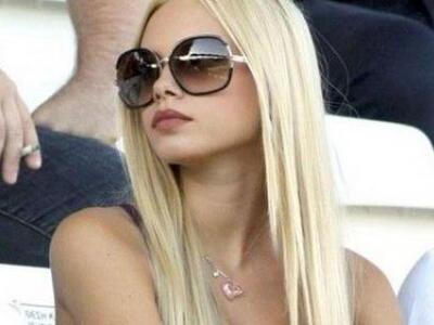 Νέο σέξυ "χτύπημα"  από την 16...