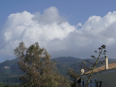 Αφήστε τα μαγιό και πιάστε τις ομπρέλες!...