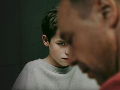 Οι 10 σειρές που καθόρισαν το 2025 στο π...