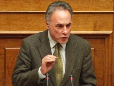 Ο Νίκος Τσούκαλης ...υποδέχεται τη Φώφη ...