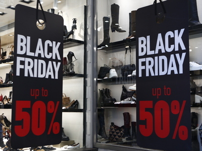 Black Friday: Η μέρα των εκπτώσεων πλησι...