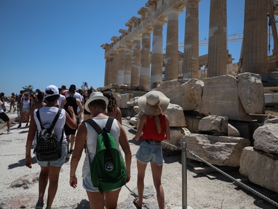 Από σήμερα η Ακρόπολη έχει γιατρό 