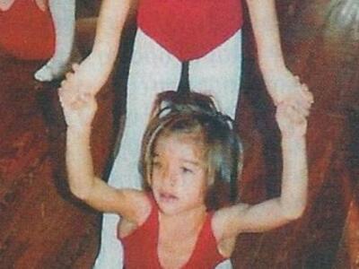 Eίναι αγαπημένη, λαμπερή και όμορφη Ελλη...