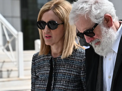 Φιλιππίδης – Νίνου:Σκέψεις να εγκαταλείψ...