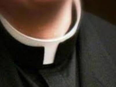 «Είμαι ένας ομοφυλόφιλος και ευτυχής ιερ...