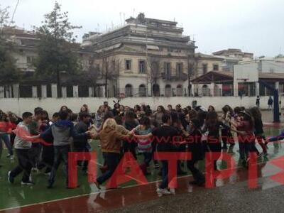 Πύργος: Το γλέντησαν οι μαθητές του 2ου ...