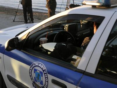 Αιτωλοακαρνανία: Μπούκαραν με...όπλα στα...