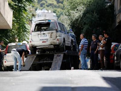 Εξάρχεια: Επίθεση μέρα-μεσημέρι με μολότ...