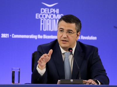 Απόστολος Τζιτζικώστας: Χειρουργήθηκε με...