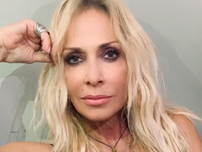  Η Άννα Βίσση εύχεται καλό καλοκαίρι και...