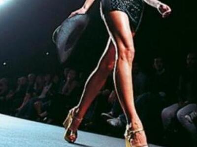 Mοντέλο εκβίαζε επιχειρηματία και του ζη...