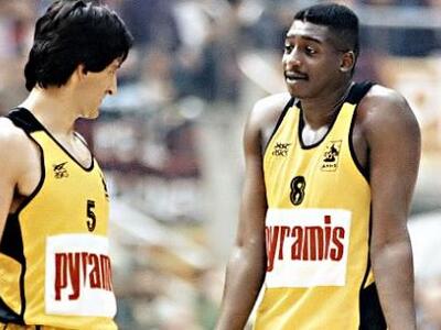 Το απίθανο καλάθι του Τζόουνς - ΔΕΙΤΕ ΤΟ ΒΙΝΤΕΟ