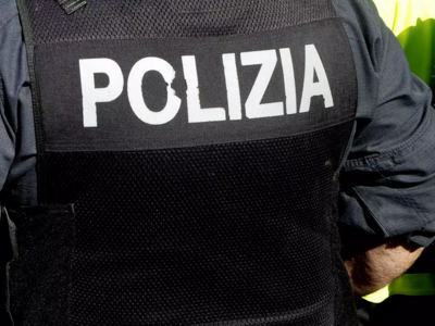Ιταλία: Βίασαν ομαδικά 13χρονη σε τουαλέ...
