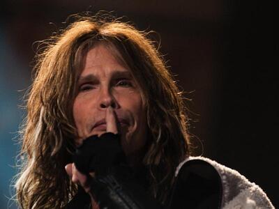 Γλίστρησε και έπεσε ο Στίβεν Τάιλερ