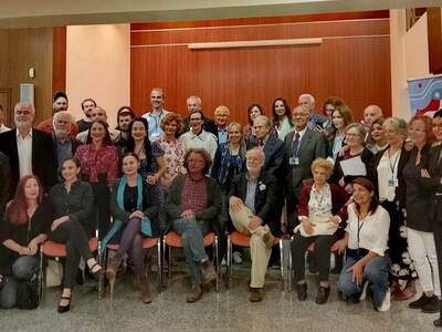 Οι ποιητές και οι ποιητριες του Διεθνούς...