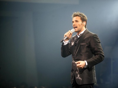 Πέταξαν καρέκλα στον Νίκο Βέρτη την ώρα ...