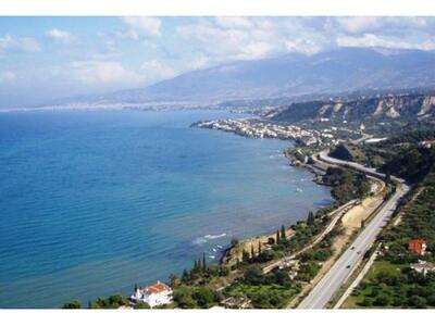 Εθελοντικός καθαρισμός των ακτών των Κάτ...