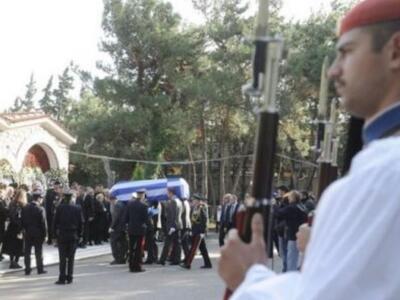 Το απρόοπτο στην κηδεία του Κωνσταντίνου...